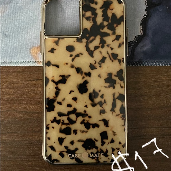 iPhone 11 Pro Max cases - Picture 3 of 3